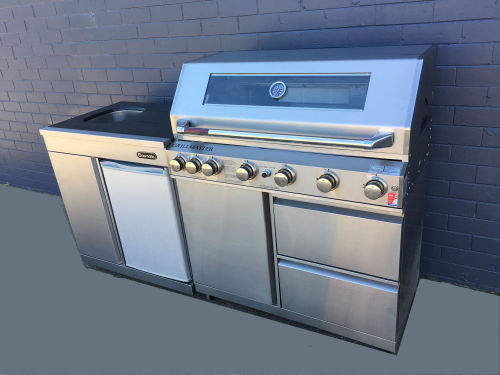 Grillmaster 6 with sink/fridge module