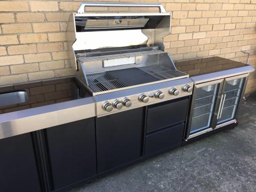 Onyx Outdoor Kitchen BBQ with sink & double fridge 