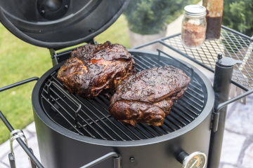 OK Joe's Bronco drum smoker