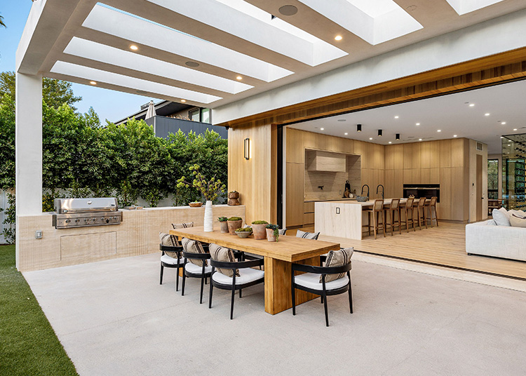 Incorporating Outdoor Kitchens into Your Backyard