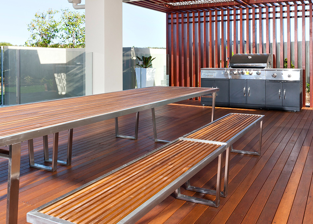 From BBQ to Full Outdoor Kitchen: When Is the Right Time to Upgrade?