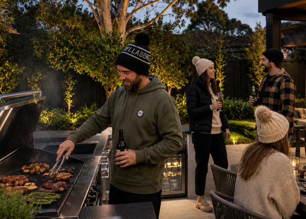 Outdoor Kitchen Winter Use vs Summer Use: Entertain Year-Round