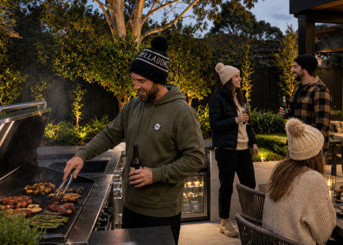 Outdoor Kitchen Winter Use vs Summer Use: Entertain Year-Round